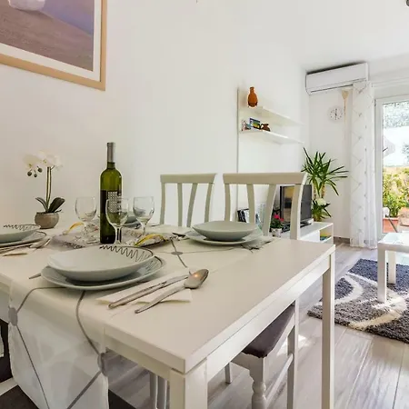 Mika Apartamento Pula