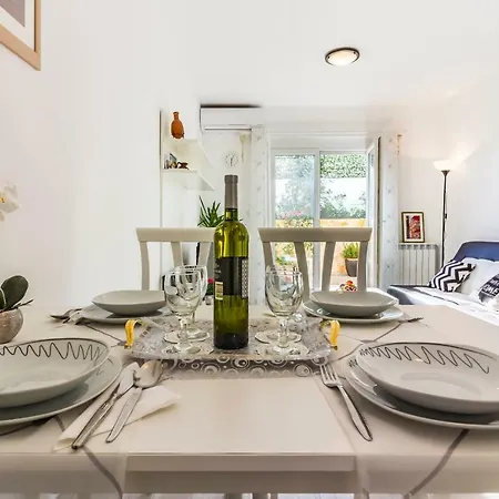 Mika Apartamento Pula