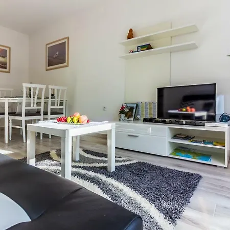 Mika Apartment Pula